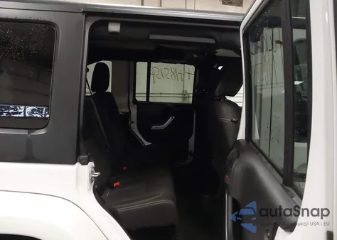 2016 Jeep Wrangler Unlimited Sahara z USA, uszkodzony, nr VIN 1C4HJWEG2GL213324